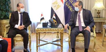 وزير الاتصالات يستقبل نظيره اليمني لبحث التعاون المشترك بين البلدين