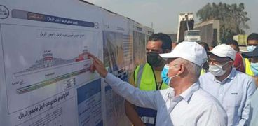 وزير النقل يتفقد مشروع كوبري عرب الرمل