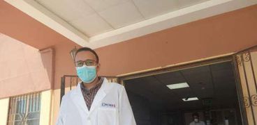 الدكتور محمد طالب مدير مستشفى عزل النجيلة