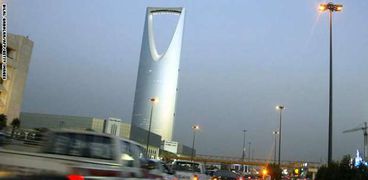 بالفيديو| سعودي يقطع ذراع عاملة هندية.. ونيودلهي: "حادث مؤسف"