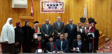 القاهرة تفوز بمسابقة اوائل الطلبة على مستوى الجمهورية