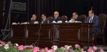 جانب من اجتماع مجلس جامعة القاهرة
