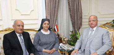 محافظ القاهرة يلتقى ممثلى الكنيسة