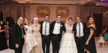 بالصور| نيكول سابا وبوسي تشعلان حفل زفاف عمر وداليا