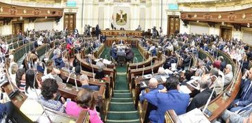 النواب خلال الجلسة العامة للبرلمان