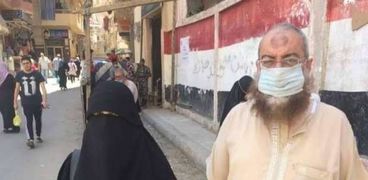 الشيخ ياسر برهامي يصطحب زوجته للمشاركة فى انتخابات الشيوخ