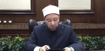 الشيخ عويضة عثمان أمين الفتوى بدار الإفتاء المصرية