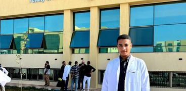 محمد يحقق أمنية والدته بدخول كلية الطب بجامعة العريش