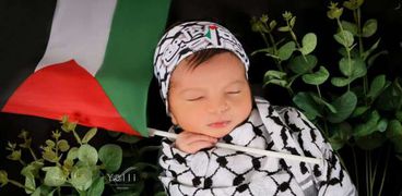 رضيعة لبنانية تدعم فلسطين