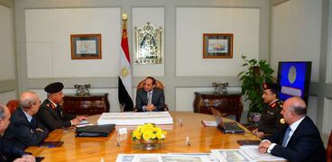 الرئيس عبد الفتاح السيسى مع اللواء كامل الوزير