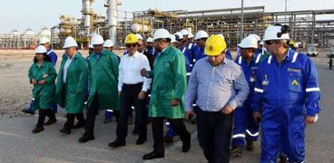 وزير البترول يزور مشرعات محافظة بورسعيد