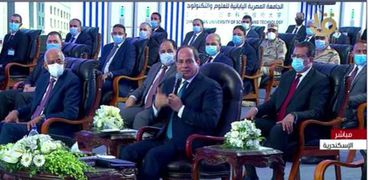الرئيس السيسي يوجه بمراعاة ظروف المرأة العاملة خلال افتتاح بعض المشروعات بالاسكندرية