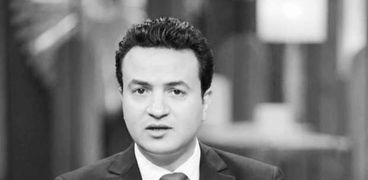الكاتب الصحفى أحمد الدرينى