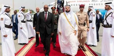 عبد الفتاح البرهان رئيس مجلس السيادة الانتقالي بالسودان يصل إلى الدوحة