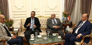 اجتماع محافظ القاهرة ورئيس جامعة عين شمس