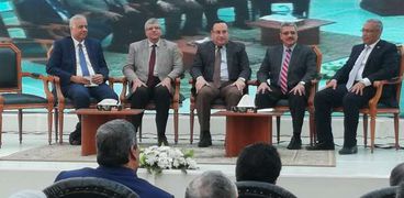 رئيس جامعة الإسكندرية يشهد ختام فاعليات  المدارس الشتوية بـ"برج العرب"