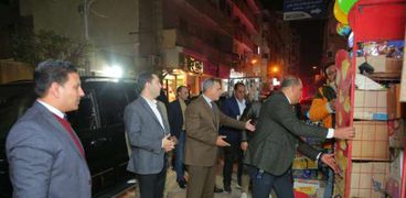 محافظ كفر الشيخ يقود حملة ليلية لإزالة الإشغالات والتعديات