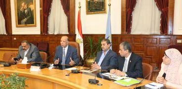 اجتماع المجلس التنفيذى لمحافظة القاهرة - ارشيف