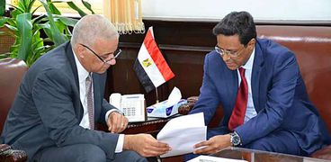 رئيس جامعة الإسكندرية يناقش دور ريادة مصر لأفريقيا مع سفير موريتانيا