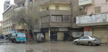 خط ماسوره مياه يغرق مساكن أبوشاهين بالمحلة والأهالي للمحافظ"تعالا شوف"