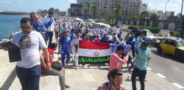 مسيرة لممرضات علي كورنيش الإسكندرية إحتفالًا بيوم التمريض العالمي