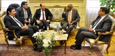 بالصور| سفير أنجولا بالقاهرة ضيف "أفريقية النواب"