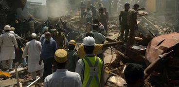 بالصور| 4 قتلى و30 مفقودا على الأقل بانهيار مبنى في مومباي
