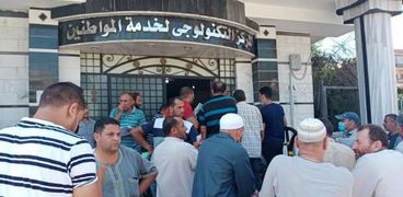 توافد المواطنين لتقديم طلبات التصالح في مخالفات البناء بكفر الشيخ