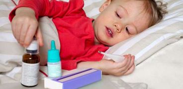 طفل مصاب بالحمى القرمزية