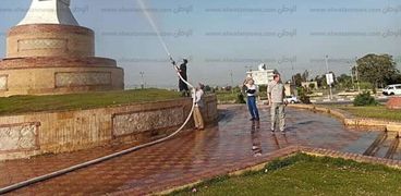 حملة نظافة مكبرة وغسيل الارصفة بكفر الشيخ