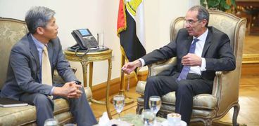 طلعت يبحث مع شركة "LG"العالمية ضخ استثمارات جديدة في مصر