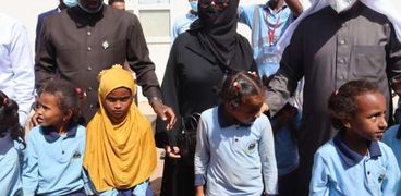 رئيس البرلمان العربي يزور مخيم أبخ للاجئين بجيبوتي