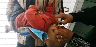وكيل "صحة أسوان": تطعيم 59% من المستهدف في أول يوم لحملة "شلل الأطفال"