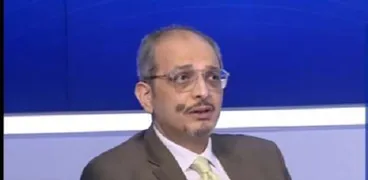 محمد مصطفى أبو شامة الكاتب الصحفي