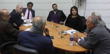 جانب من اجتماع الحزب المصري الديمقراطي لمناقشة قانون انتخابات نقابة الصحفيين