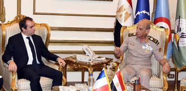 الفريق أول محمد زكي يلتقي وزير الدفاع الفرنسي