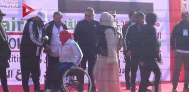 متحدو الإعاقة والشباب يشاركون في ماراثون الشيخ زايد الخيري بحضور سفير الإمارات
