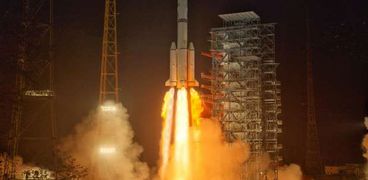 إطلاق صاروخ يحمل قمر صناعي صيني