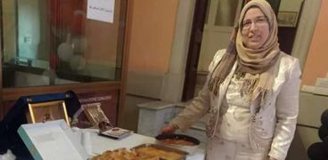 سيدة مصرية فى روما تصنع الحلويات المصرية