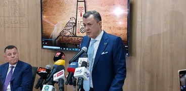أحمد عيسى - وزير السياحة والآثار