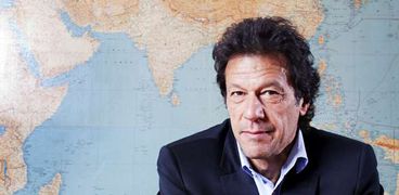 عزل عمران خان رئيس الوزراء الباكستاني