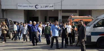 وصول المصابين فى حادث المنيا إلى معهد ناصر