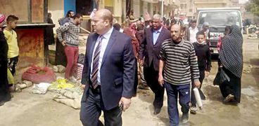 نائب محافظ الجيزة يقود حملة مكبرة لالغاء سوق ( الأثنين) بمدينة الصف