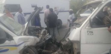 إصابة 17 شخصا في تصادم 3 سيارات على الطريق الزراعي بأسوان