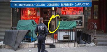 اللصوص سرقوا جهاز الصراف الآلي للمخبز الإيطالي