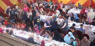 فريق إسكندرية الخير ينظم حفل إفطار لأهالي المراغي