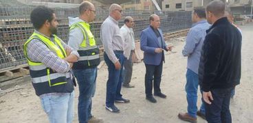 وزير الإسكان يتابع موقف تنفيذ محور عمرو بن العاص الحر في الجيزة (صور)