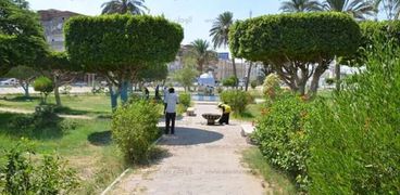محافظ الإسماعيلية ،، رفع كفاءة حديقة الشيخ زايد واستمرار حملة تنظيف المتنزهات الخضراء بالمحافظة بعد أجازات العيد.