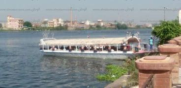 ابناء كفر الشيخ يقضون العيد على المراكب النيلية