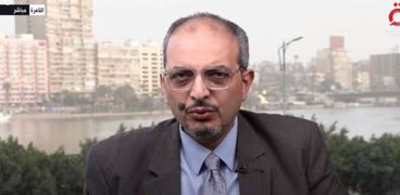 محمد مصطفى أبو شامة الخبير في الشؤون العربية